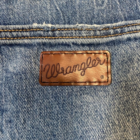 Rhinestone fringe top with Rhinestone fringe shorts. - Picture 10 of 12